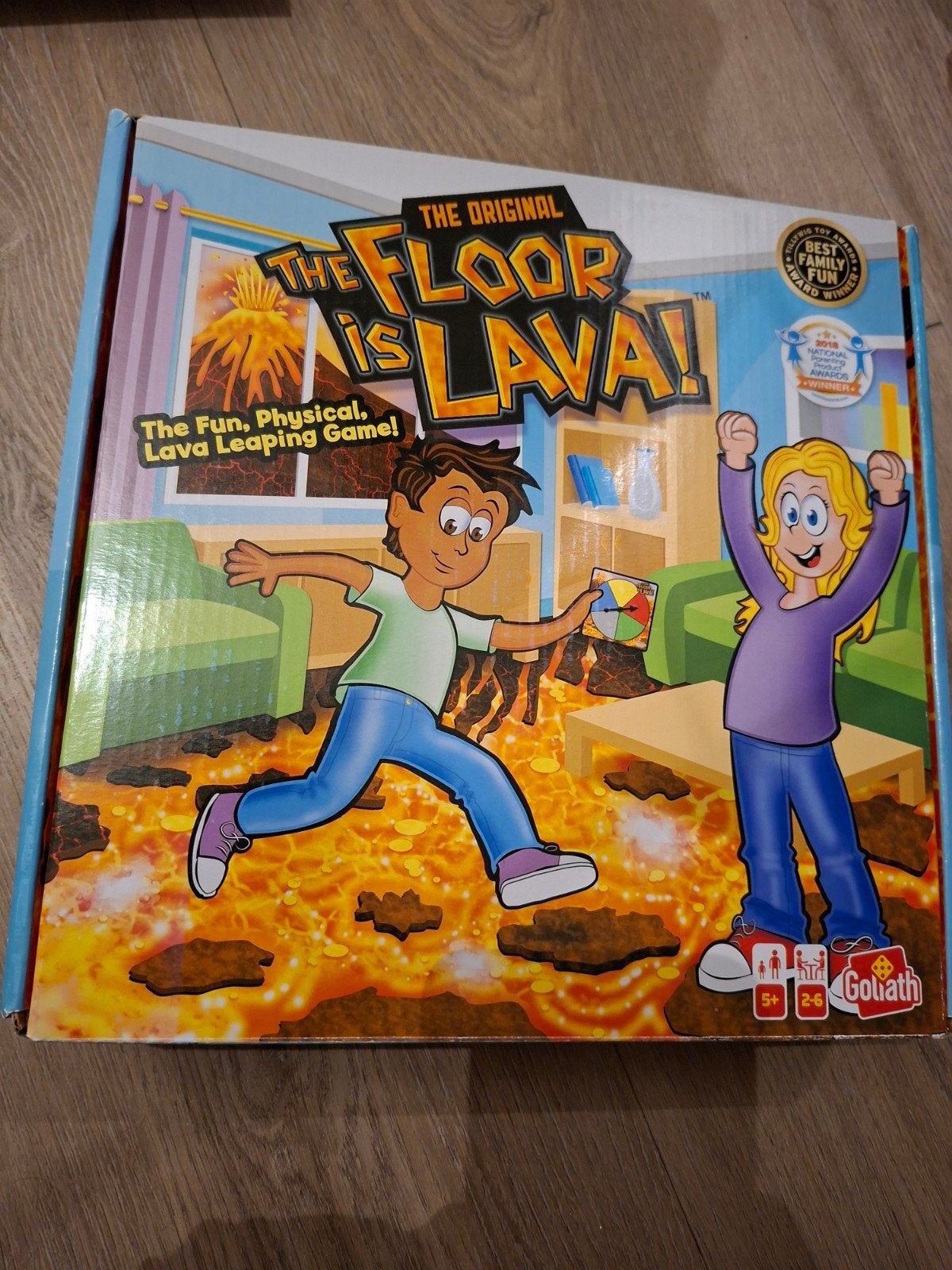 The Floor is Lava! - Leuk fysiek spel voor het hele gezin, Drie of vier spelers, Ophalen of Verzenden, Zo goed als nieuw, Goliath