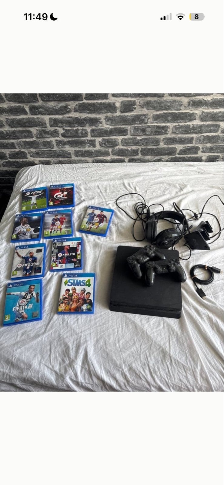 PlayStation 4 Slim met 2 controllers en 8 games, Gebruikt, 2 spelers, Ophalen of Verzenden, Vanaf 3 jaar