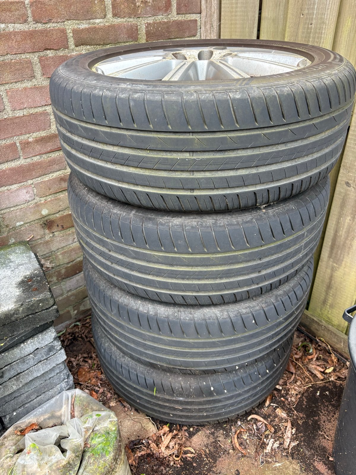 Autobanden met velgen Vredestein 225/50 R17 98Y, Auto-onderdelen, Banden en Velgen, Ophalen, Gebruikt, Banden en Velgen, 17 inch