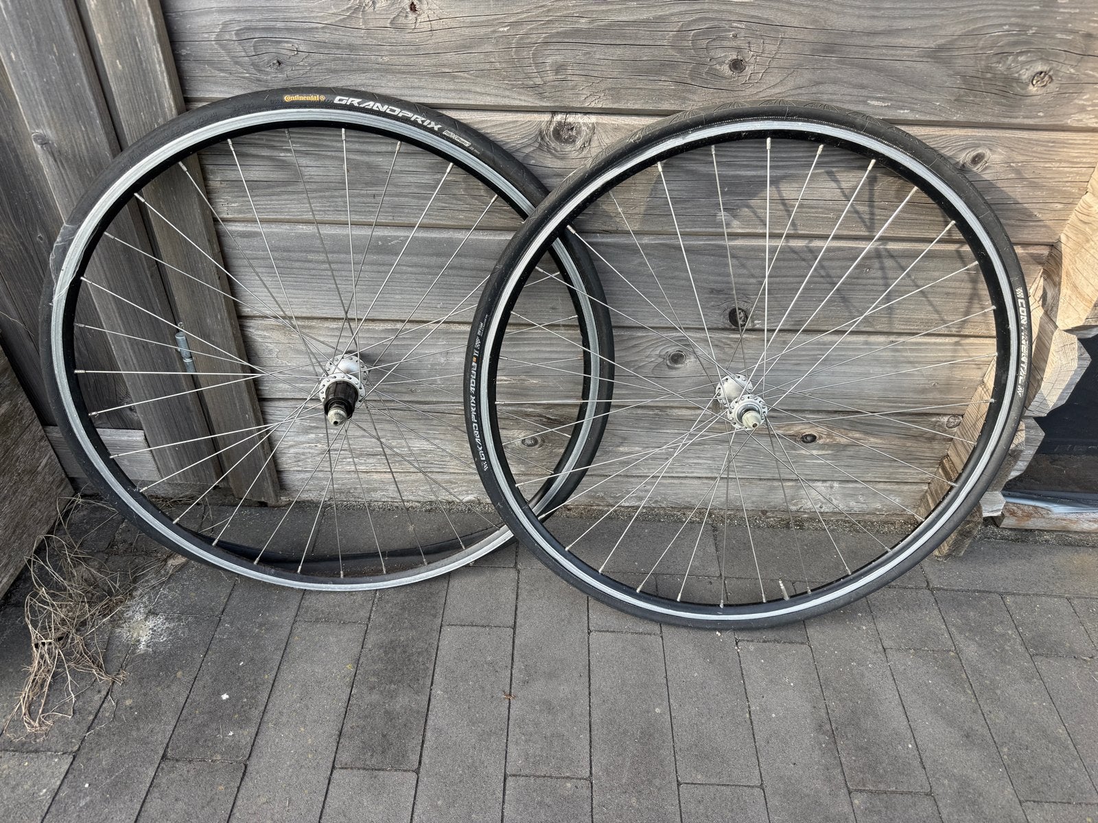 Foto 3 van Giant beginnersfiets framemaat 50 met extra wielset