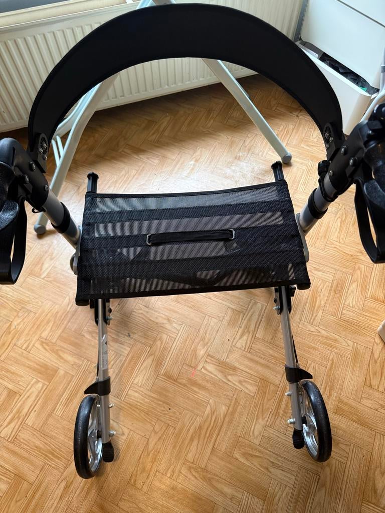 Rollator, Ophalen, Zo goed als nieuw, Duwrolstoel