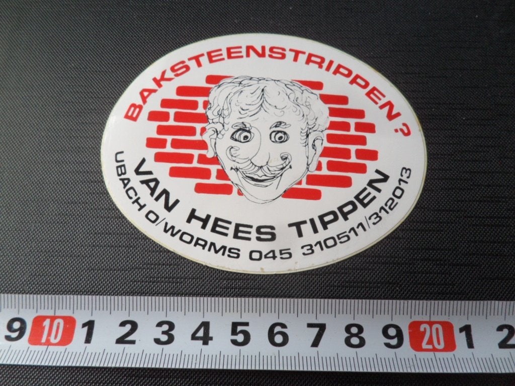 sticker Ubach o Worms VAN HEES TIPPEN Baksteenstrippen ?, Ophalen of Verzenden, Zo goed als nieuw