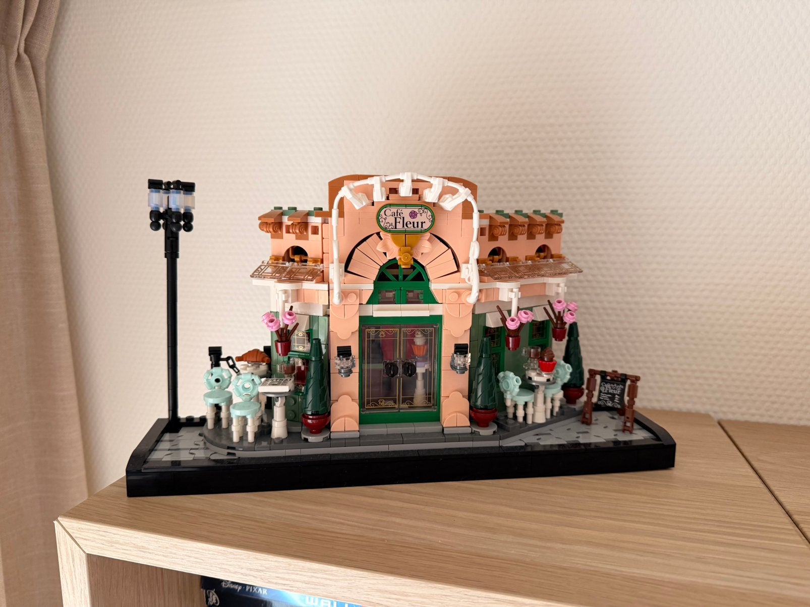 LEGO Frans Cafe 10362, Lego, Compleet, Ophalen of Verzenden, Zo goed als nieuw