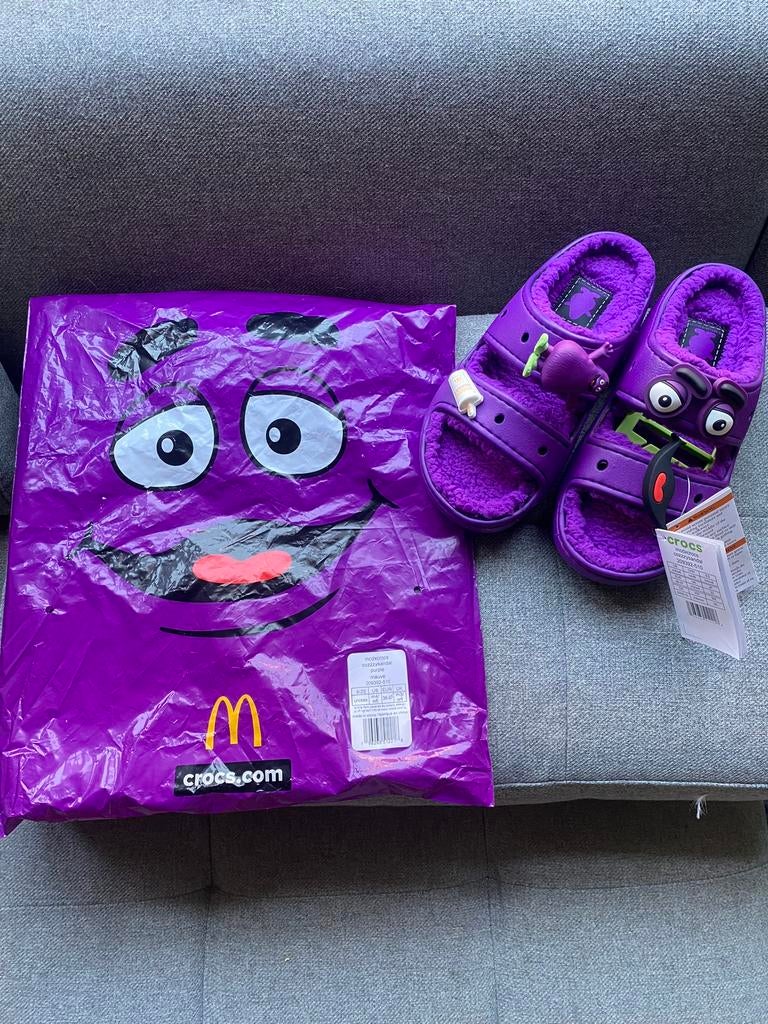Crocs Classic Cozzzy Sandal McDonalds Grimace 36/37, Kleding | Dames, Overige kleuren, Verzenden, Nieuw, Sandalen of Muiltjes