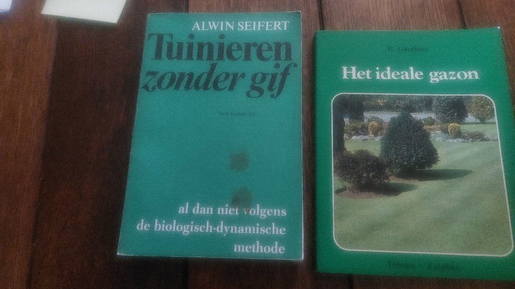 alwin seifert: tuinieren zonder gif + het ideale gazon, Ophalen of Verzenden, Zo goed als nieuw, Tuinieren en Tuinplanten