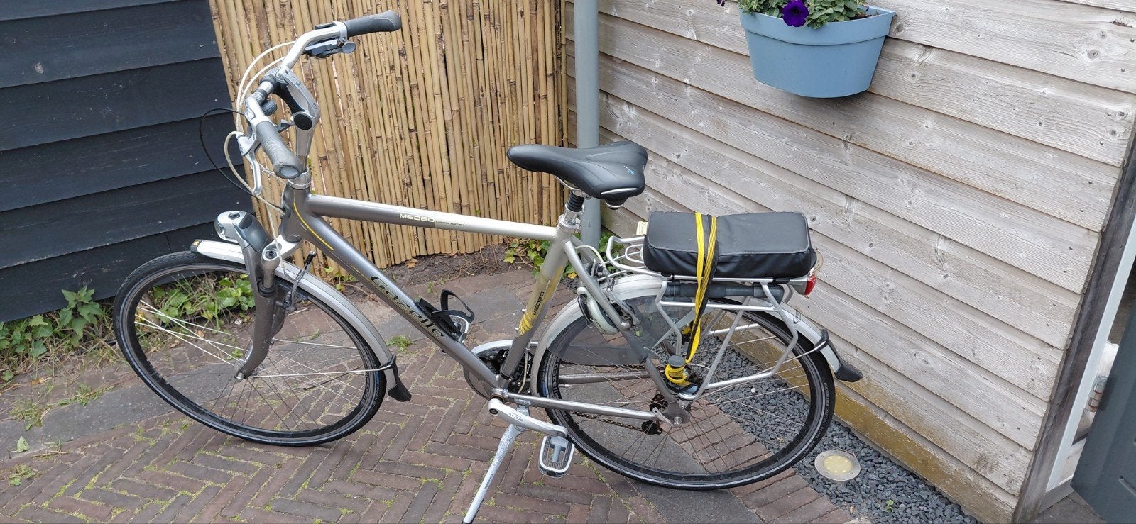 Gazelle heren fiets, Fietsen en Brommers, Fietsen | Heren | Herenfietsen, Gebruikt, Velgrem, Versnellingen, Ophalen of Verzenden
