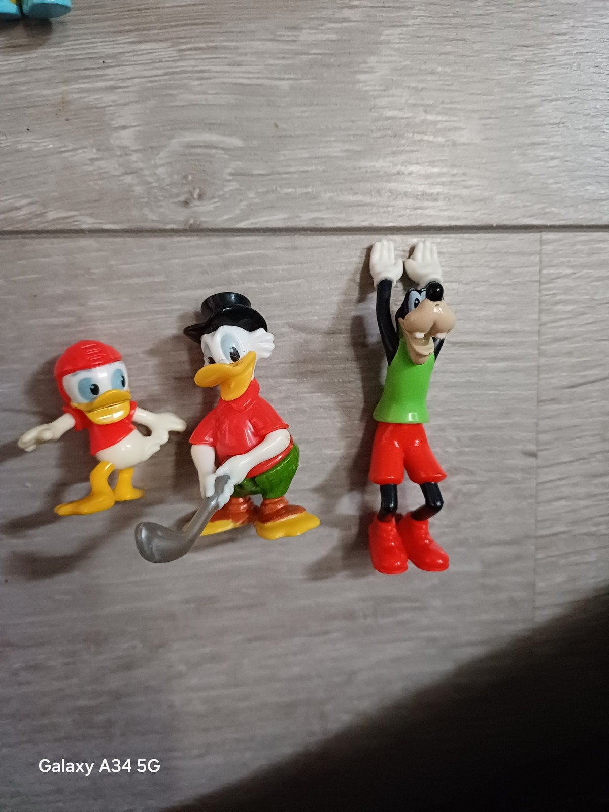 Disney Figuren: Kwik, Kwek en Goofy uit Verrassingsei, Verzamelen, Verrassingseieren, Ophalen of Verzenden, Gebruikt, Hardplasticfiguren