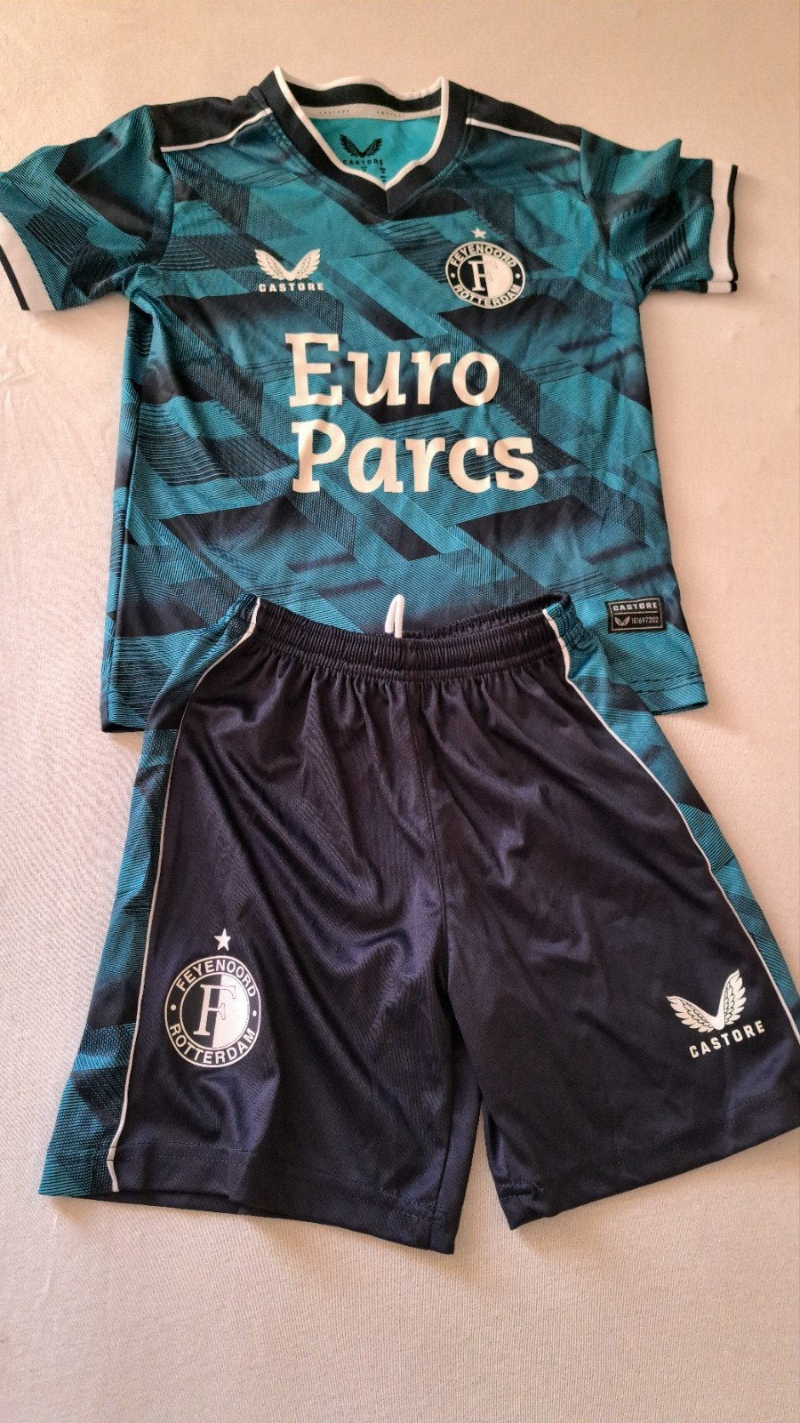 Feyenoord Thuistenue Kids - Shirt en Broekje, Kleding | Dames, Overige typen, Zo goed als nieuw, Maat 34 (XS) of kleiner, Castore