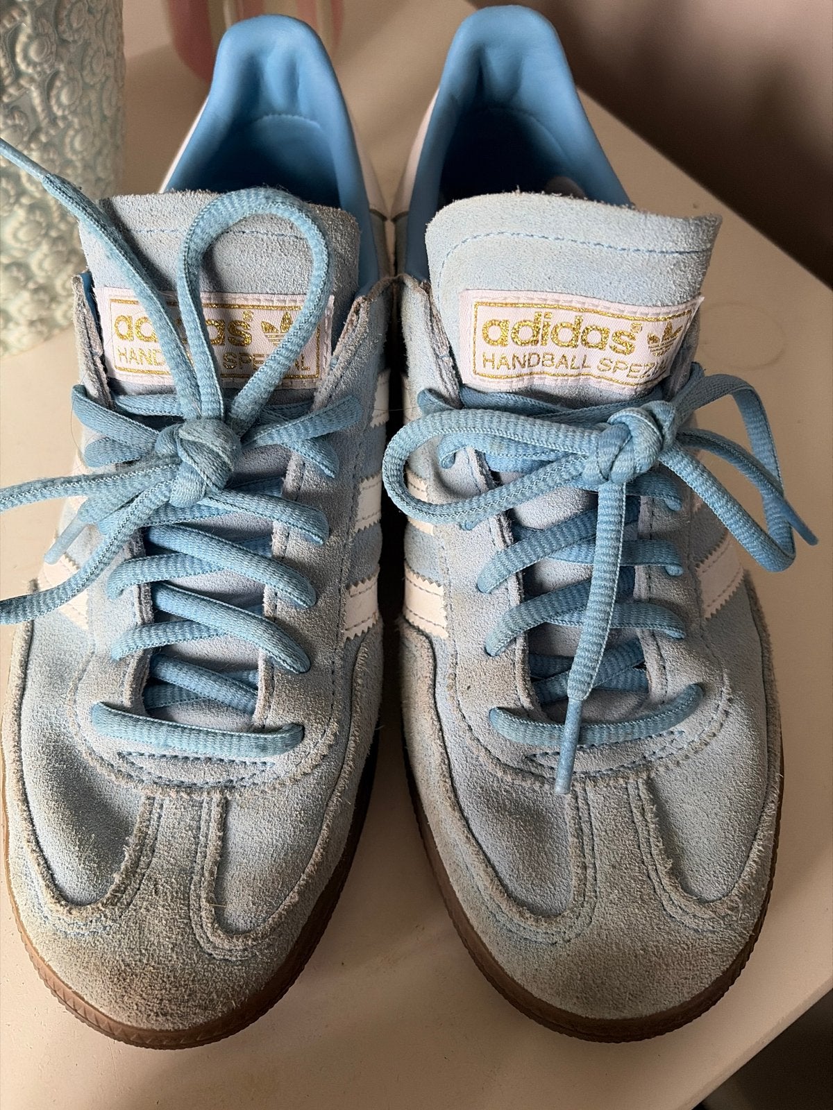 Adidas lichtblauwe suède sneakers - Mt 38,5, Ophalen of Verzenden, Gedragen, Blauw, Sneakers of Gympen