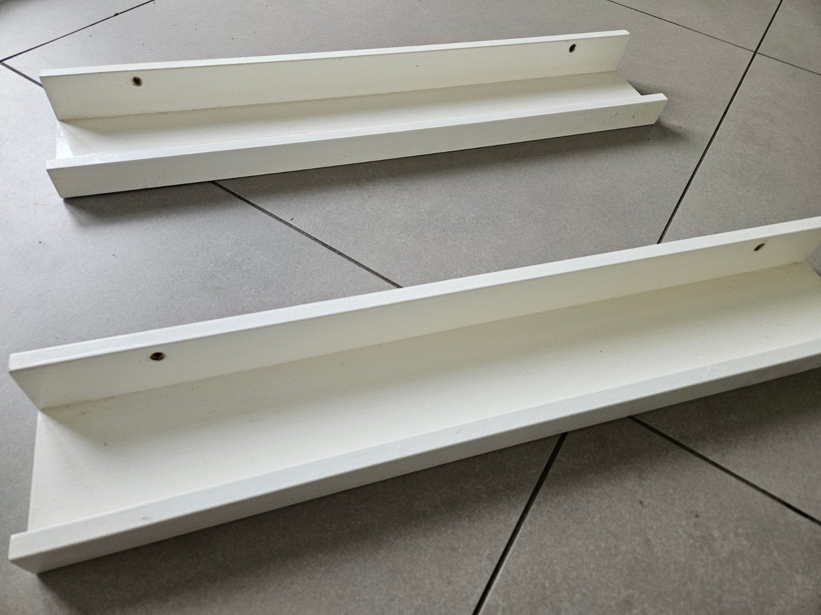 2x Ikea Mosslanda schilderijenplank roomwit 55 cm, Ophalen