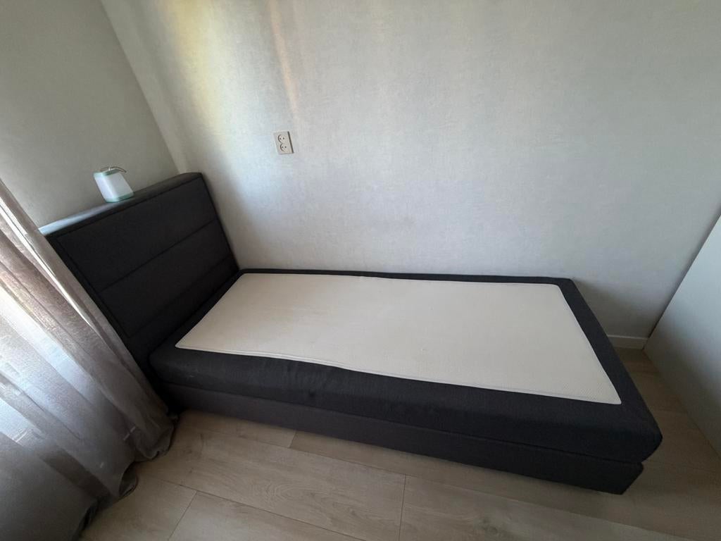 Grijs eenpersoons boxspring van 80x200 cm, Ophalen, Eenpersoons, Zo goed als nieuw, 80 cm