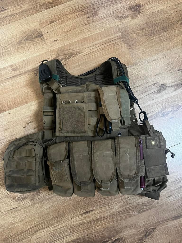 Warrior Assault Systems plate carrier met Pouches, Verzamelen, Ophalen of Verzenden, Landmacht, Nederland