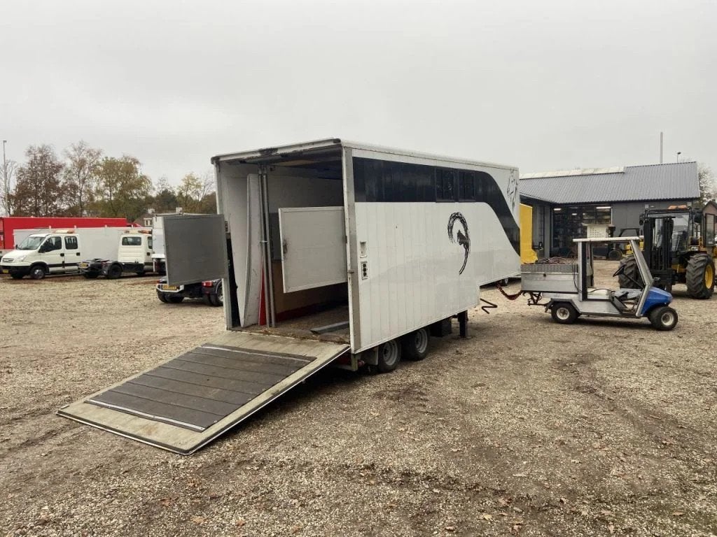 DOORNWAARD Be oplegger gesloten paardentransport (bj 1999), Auto's, Vrachtwagens, Overige brandstoffen, Bedrijf, Aanhangers en Opleggers