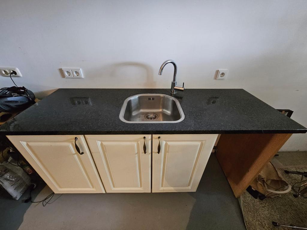 Granieten aanrechtblad en spoelbak, Huis en Inrichting, Keuken | Keukenelementen, Ophalen, Gebruikt, Zwart, 150 tot 200 cm