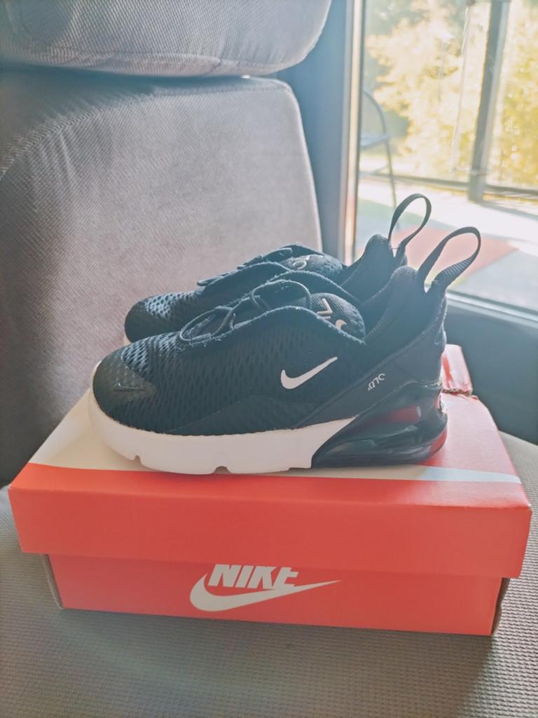 Nike Air Max 270 schoenen maat 23, Kinderen en Baby's, Kinderkleding | Schoenen en Sokken, Zo goed als nieuw, Schoenen, Jongen of Meisje