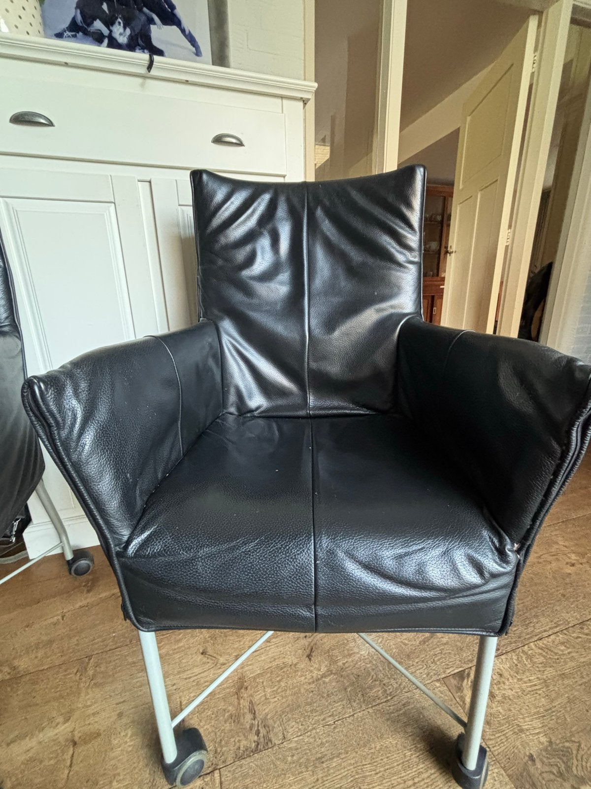 2 Montis Charly eetkamerstoelen - Zwart leer op wieltjes, Gebruikt, Twee, Zwart, Leer