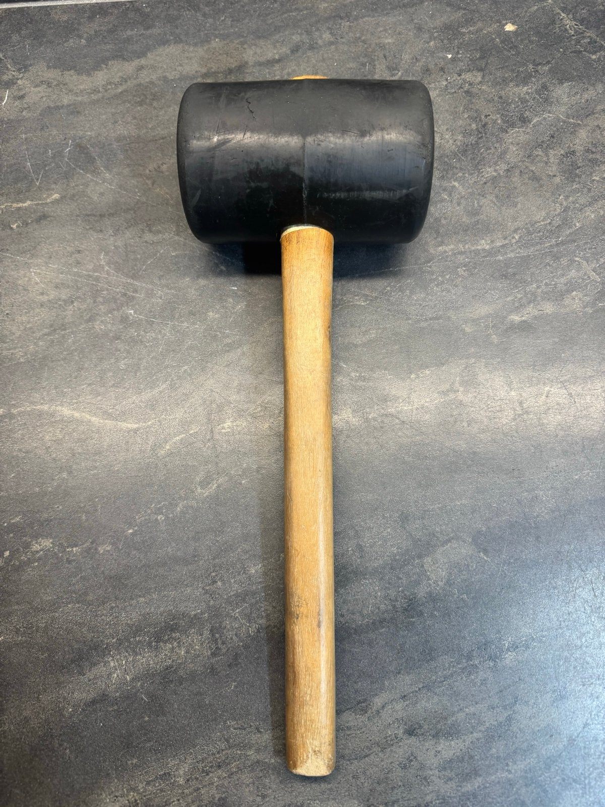 Rubberen hamer met houten steel, Doe-het-zelf en Verbouw, Gereedschap | Handgereedschap, Ophalen of Verzenden, Gebruikt, Hamer