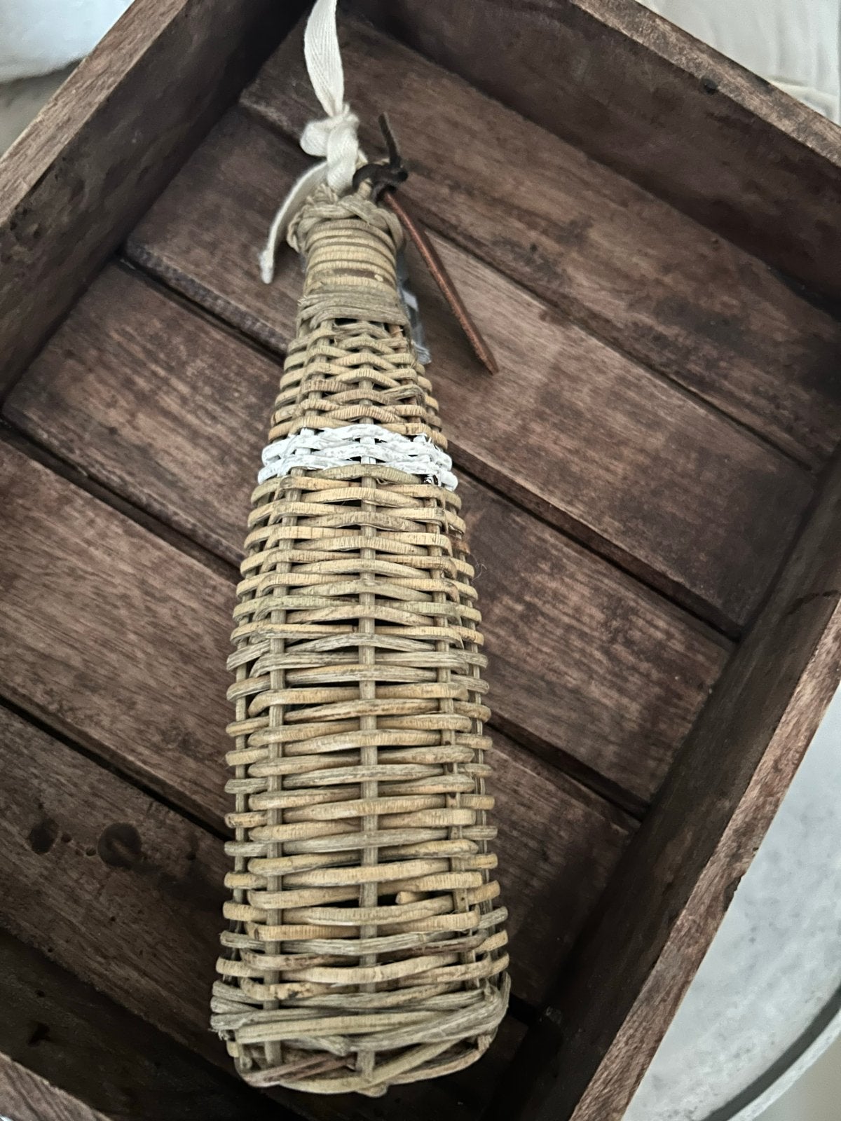 Riviera Maison Champagne Ornament Rotan nieuw met kaartje, Nieuw, Ophalen of Verzenden, Landelijk, Natuurlijk materiaal