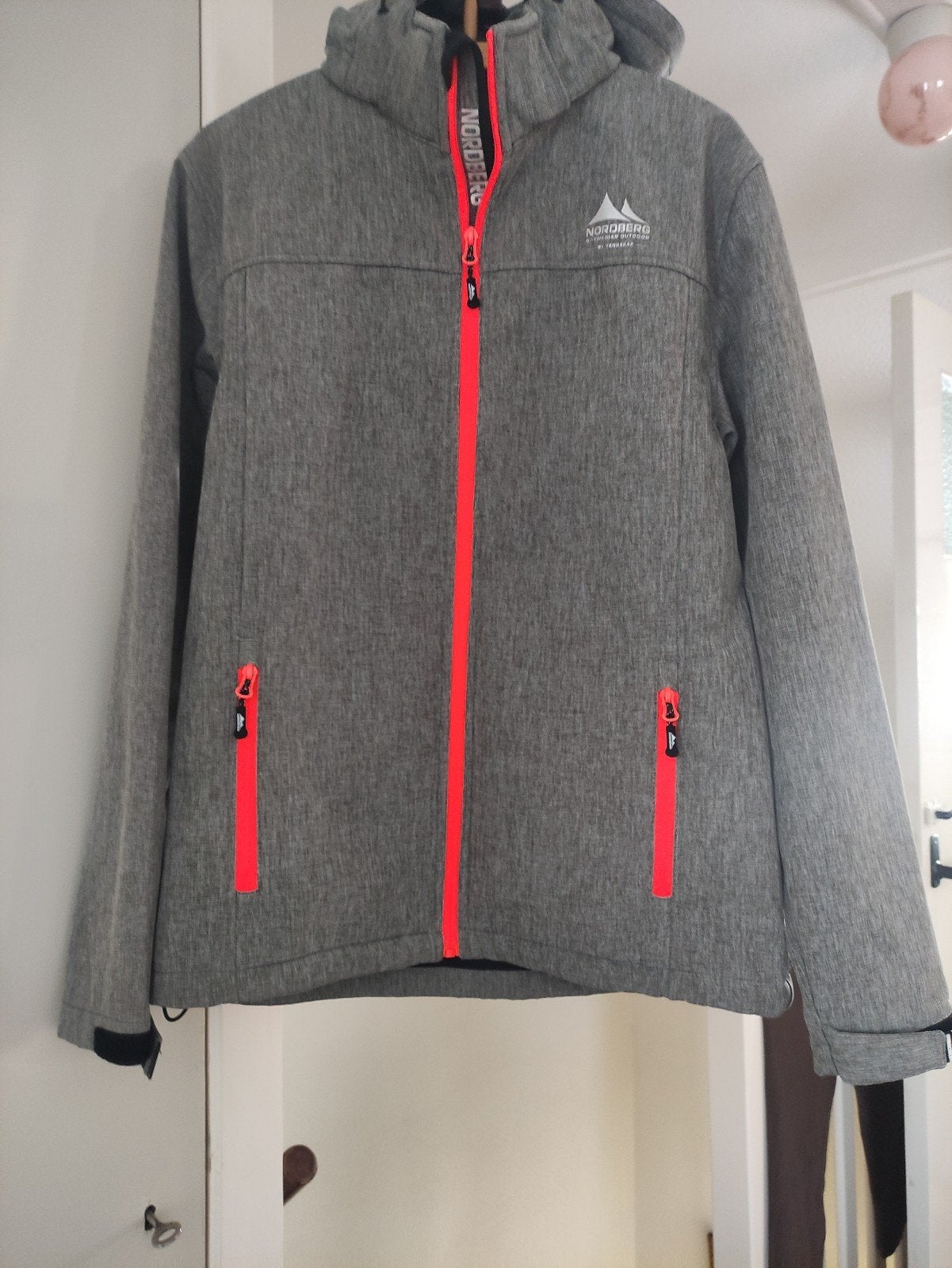 Nordberg Softshell Jas Maat M - Grijs met Neon Oranje Rits, Ophalen of Verzenden, Zo goed als nieuw, Grijs, Nordberg