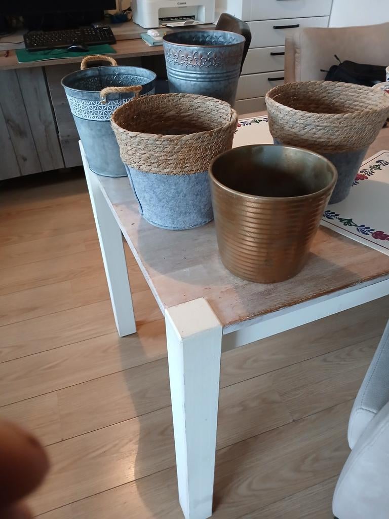 Sier bloempotten, Ophalen of Verzenden, Overige kleuren, Aardewerk of Porselein, Minder dan 50 cm