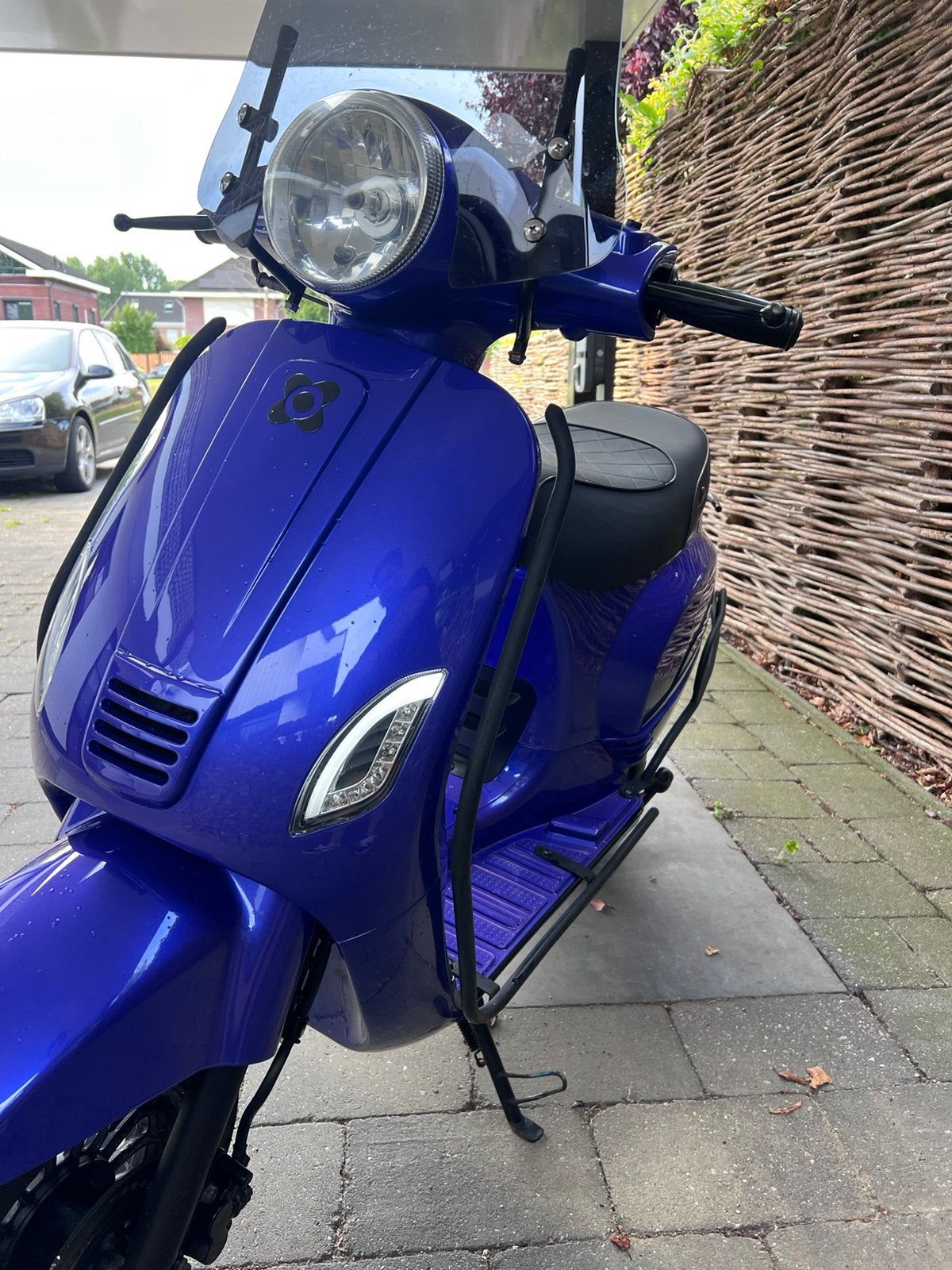 AGM custom, Fietsen en Brommers, Snorfietsen en Snorscooters, Zo goed als nieuw, Overige merken, Benzine, Ophalen
