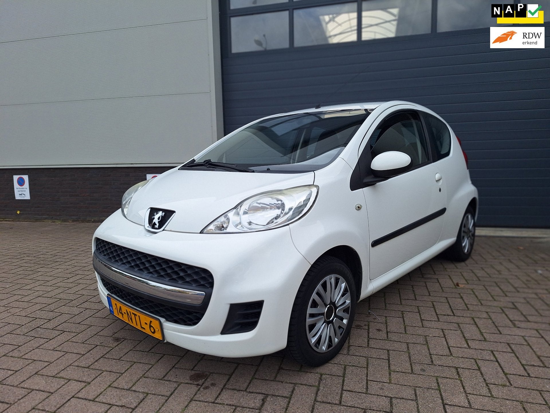 Peugeot 107 | 1.0-12V XS | Automaat | 2e eigenaar |, Auto's, Stof, Gebruikt, 4 stoelen, Origineel Nederlands