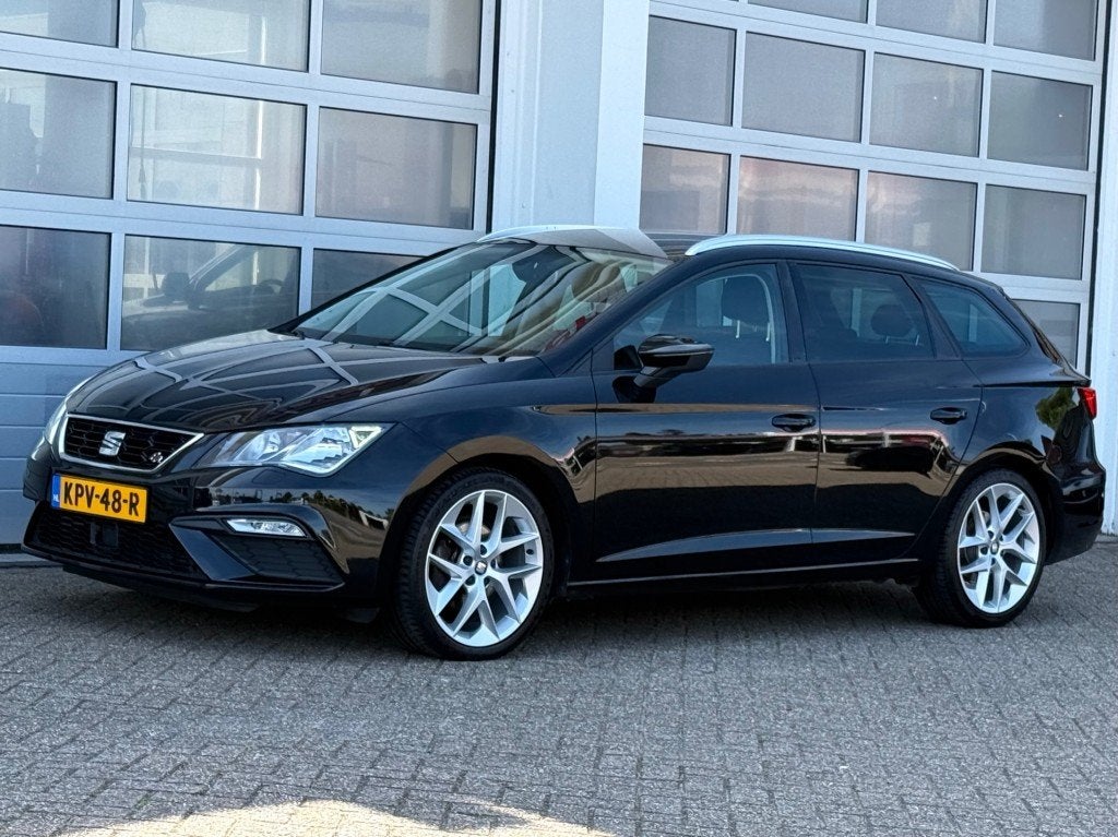 Seat LEON 1.5 TSI 150PK FR AUT. Navi Virtueel Pdc Trekhaak N, Auto's, Euro 6, 4 cilinders, Leon, Verwarmde buitenspiegels