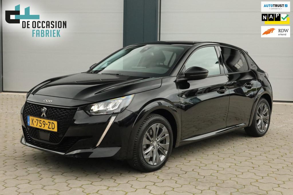 Peugeot E-208 EV Blue Lease Allure 50 kWh Navi Camera Carpla, Auto's, 136 pk, Gebruikt, Zwart, 136 min