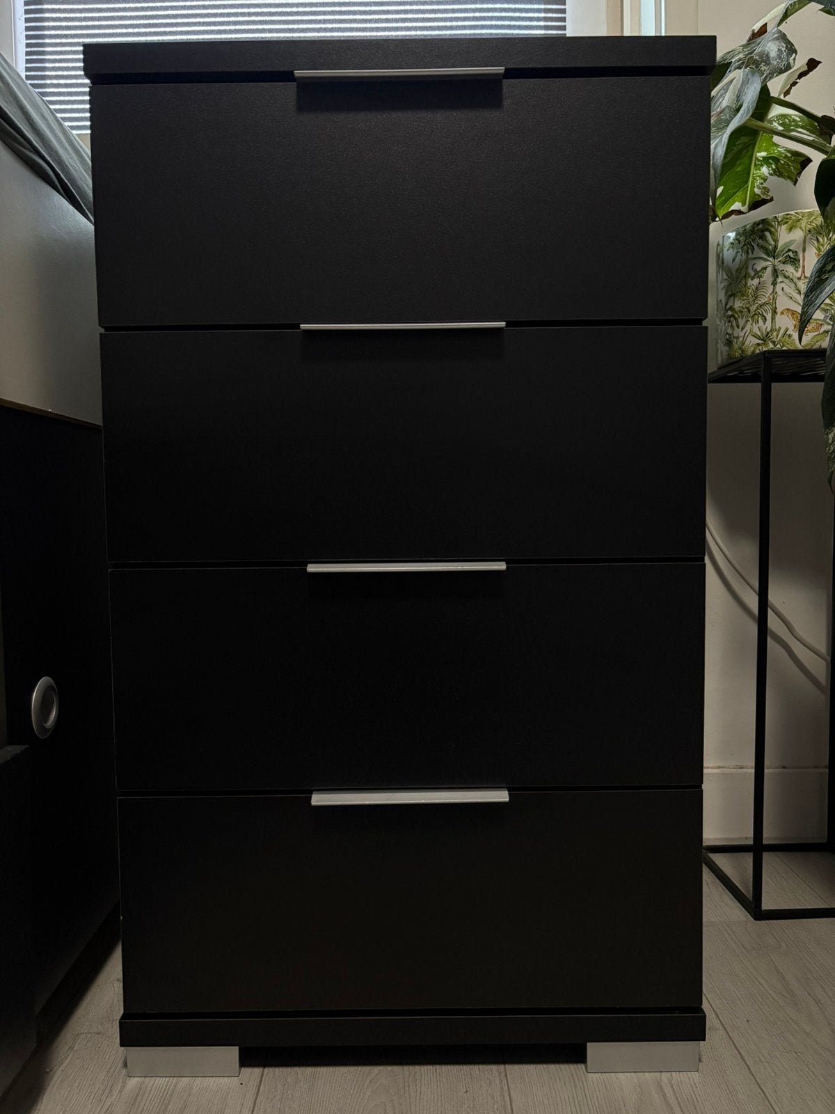 Leenbakker Valencia Zwart ladenkastje nieuw in doos, Huis en Inrichting, Kasten | Ladekasten, Ophalen, Minder dan 50 cm, Zo goed als nieuw