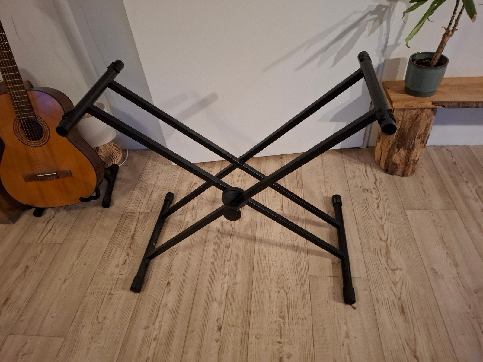 Foto 5 van Yamaha PSR-E423 keyboard met standaard en voeding