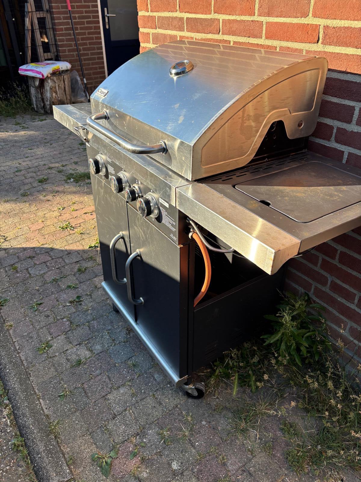 Bbq + gaspitje, Ophalen, Zo goed als nieuw