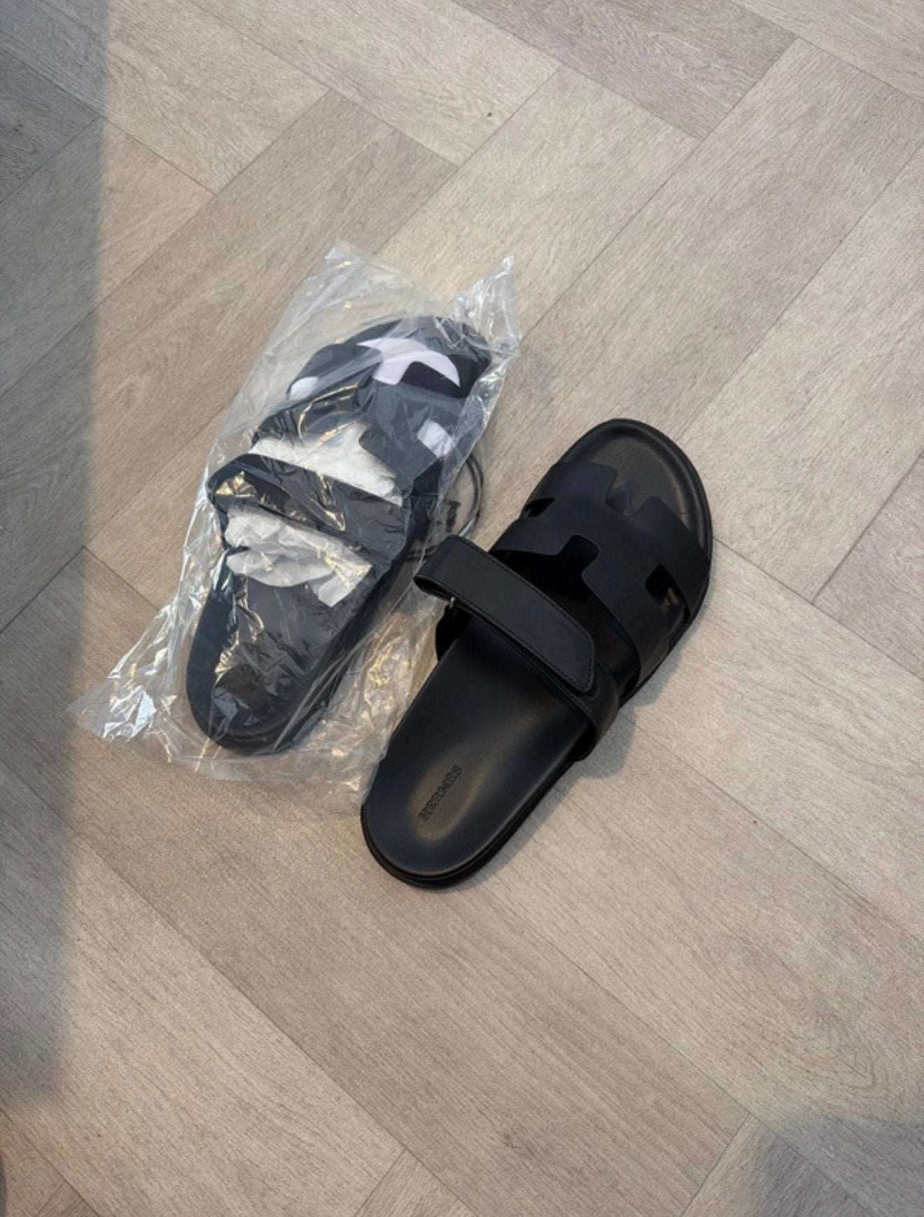 Hermes Chypre sandalen (Gezakt in prijs), Ophalen of Verzenden, Zo goed als nieuw, Zwart, Sandalen