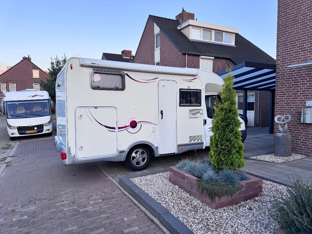 Caravans And Camping Zeer