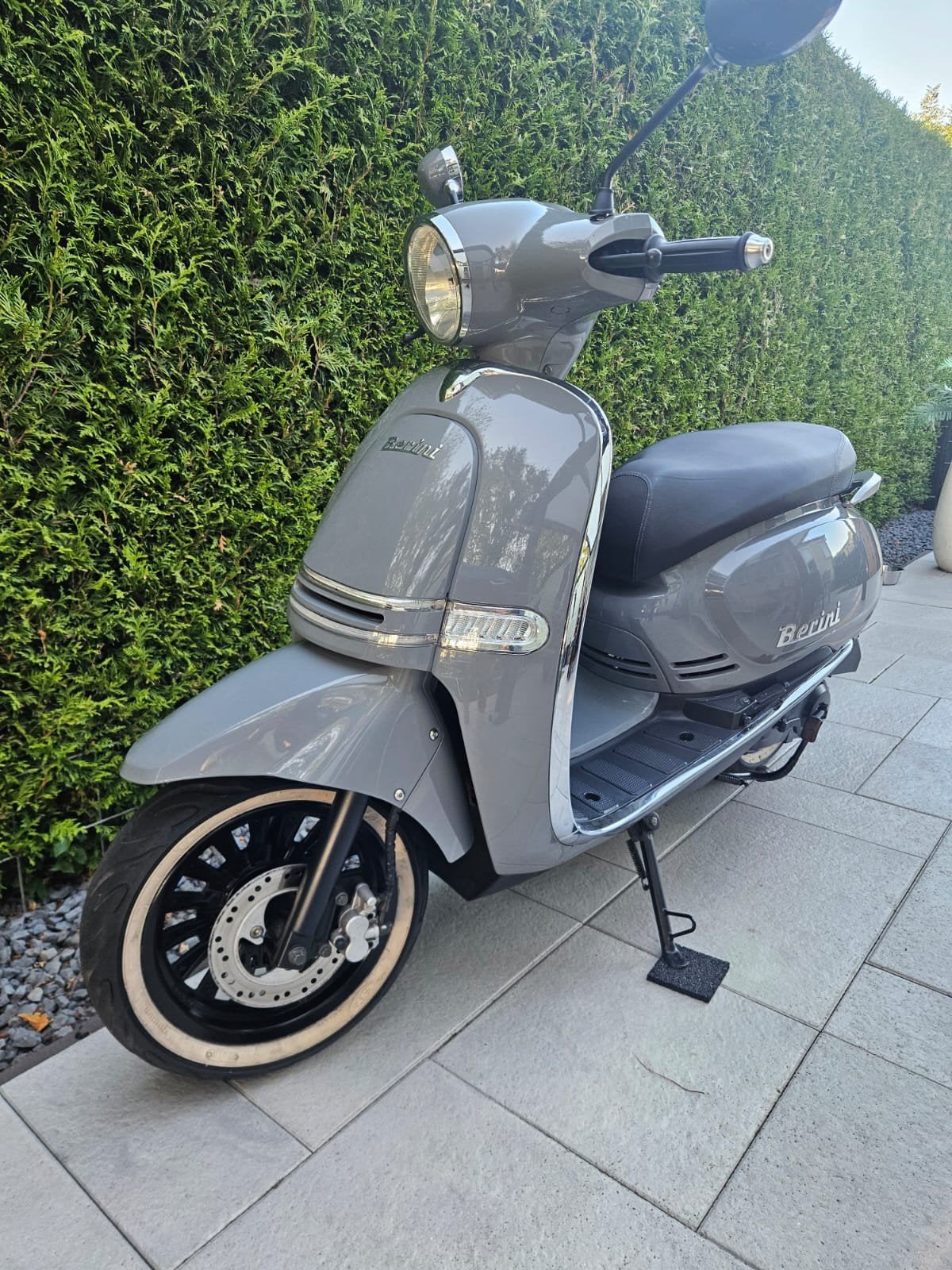 BERINI SNORSCOOTER IZGST KLEUR AUDI GRIJS, Ophalen, Zo goed als nieuw, Benzine