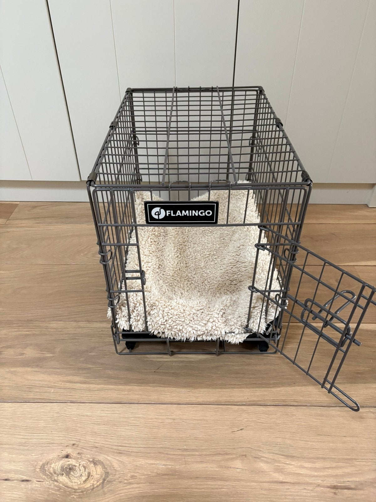 Flamingo hondenbench xs met benchmat, Dieren en Toebehoren, Ophalen, Zo goed als nieuw, Minder dan 75 cm, Minder dan 65 cm