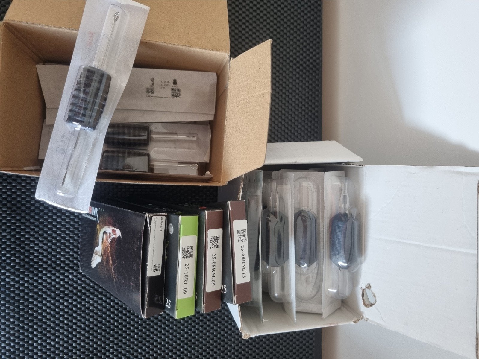 Tattoo supply, Partij naalden en houders (over datum), Ophalen of Verzenden, Gebruikt
