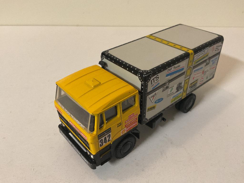 Lion Car DAF  Dakar de Koffer, Hobby en Vrije tijd, Modelauto's | 1:50, Ophalen of Verzenden, Zo goed als nieuw, Bus of Vrachtwagen