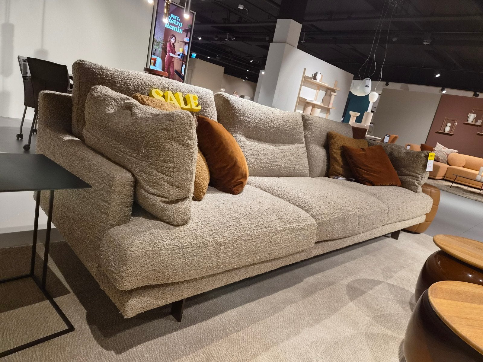 Showroommodel Bank George - linteloo, Ophalen, 100 tot 125 cm, Rechte bank, Vierpersoons of meer