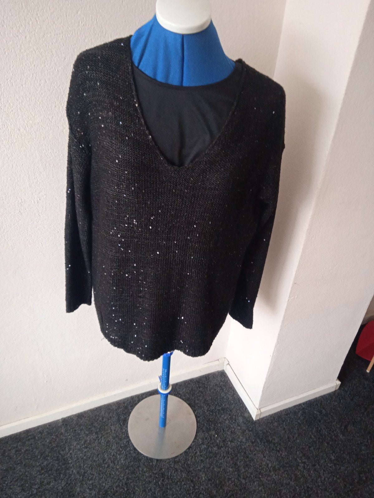 jumper/blouse 38/40 met glitters nieuw staat 5,€, Kleding | Dames, Maat 38/40 (M), Encuentro, Zwart, Ophalen of Verzenden