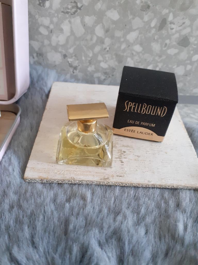 parfumminiatuur met doosje spellbound by estee lauder, Ophalen, Zo goed als nieuw, Miniatuur, Gevuld