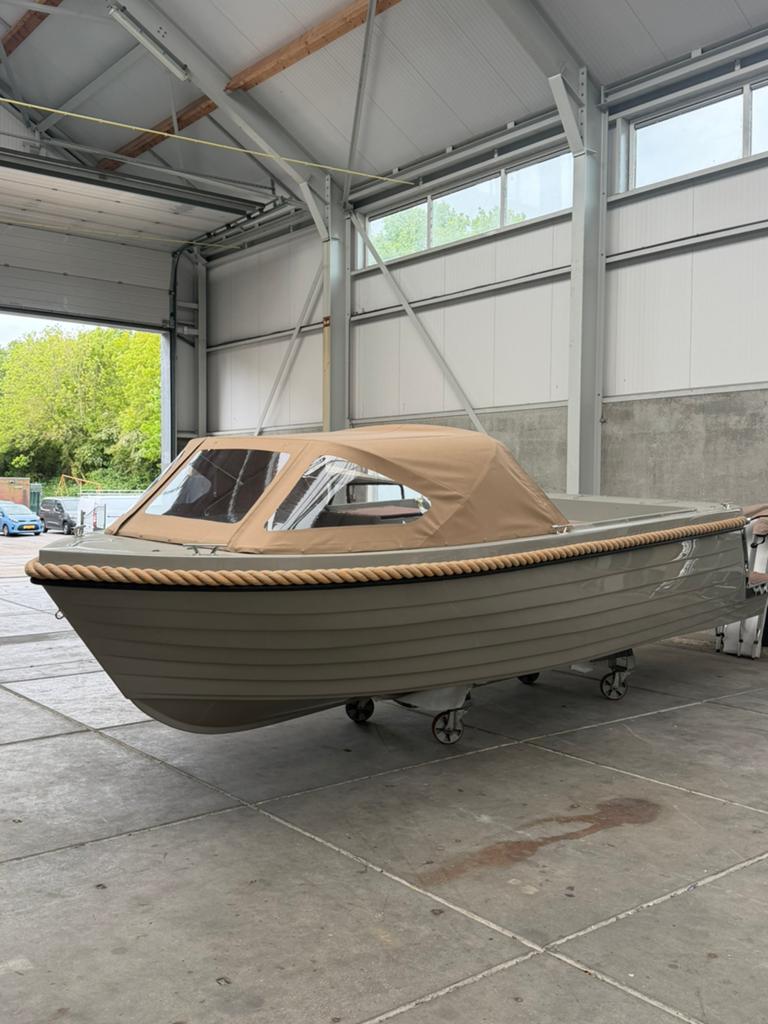 Maassloep 680 honda 20pk nieuw! Vaarklaar! € 32.950,-, Watersport en Boten, Sloepen, Ophalen, Zo goed als nieuw