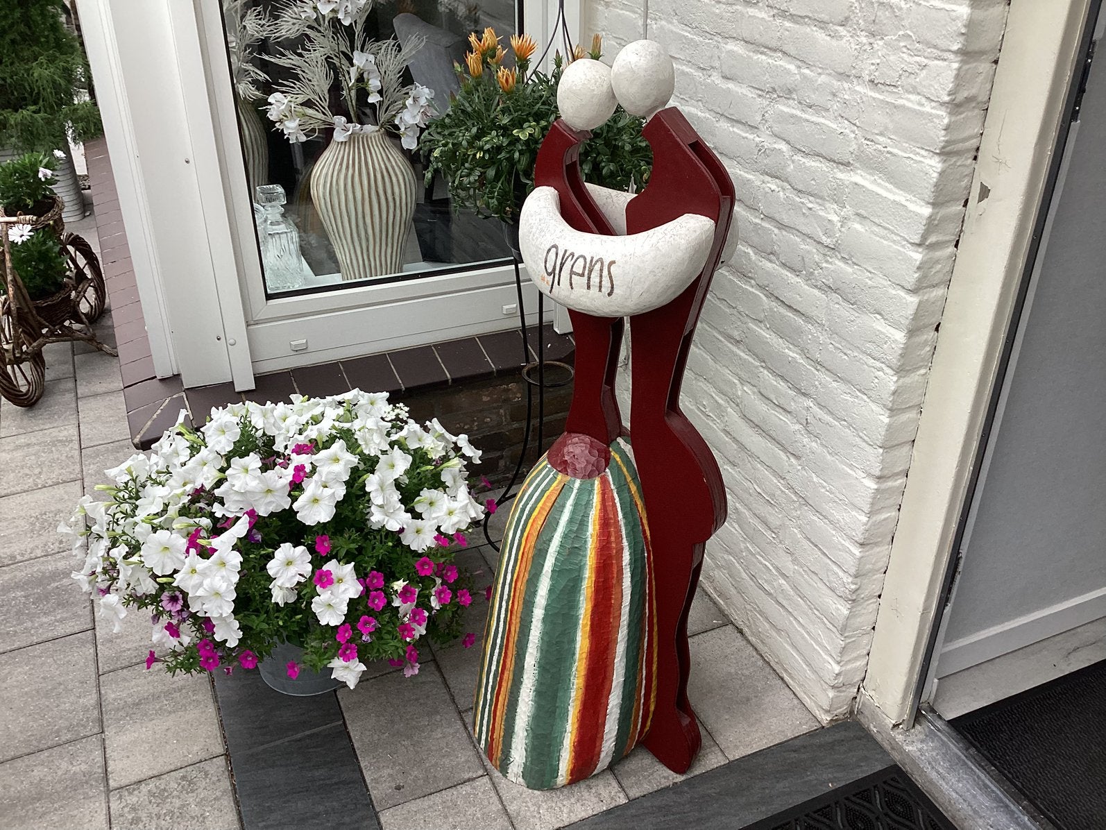 Leuk beeld van hout te koop. 120 cm hoog., Antiek en Kunst, Kunst | Designobjecten, Ophalen, Meerkleurig, 120 cm, Hout