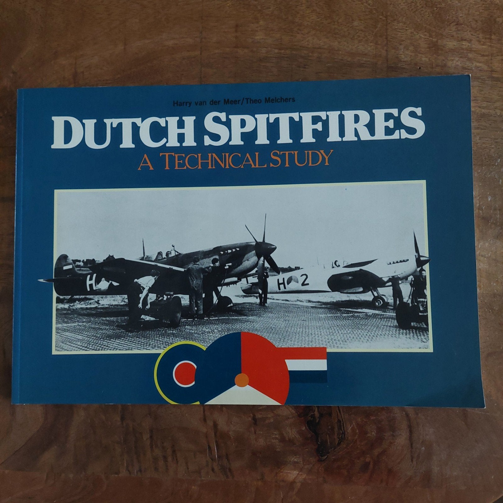 Dutch Spitfires: A Technical Study - Harry van der Meer, Ophalen of Verzenden, Zo goed als nieuw, 1945 tot heden, Harry van der Meer / Theo Melchers