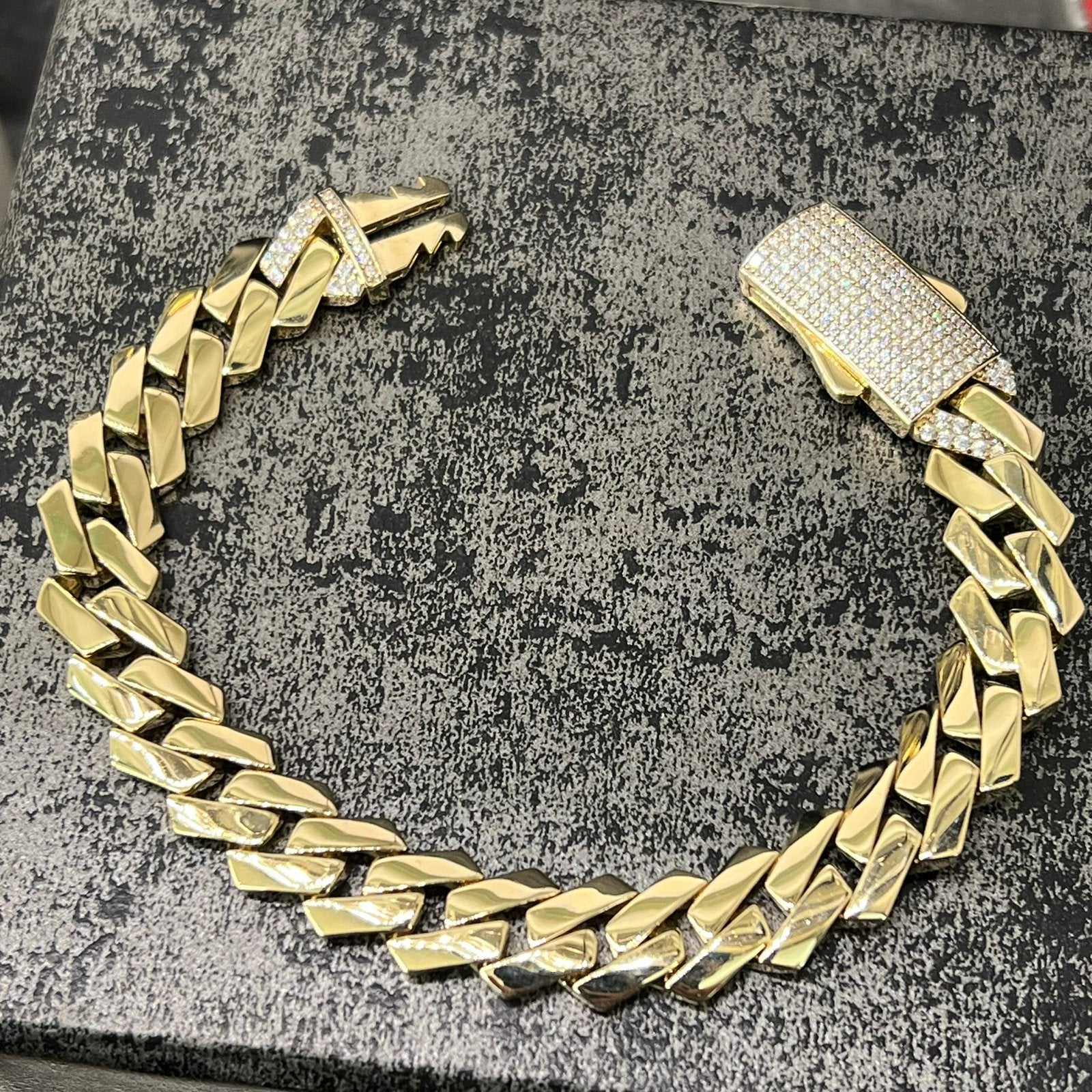 14k gouden armband cuban schakel dik model nieuw, Ophalen of Verzenden, Nieuw, Goud
