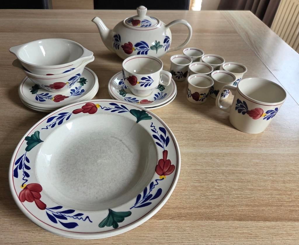Boerenbont servies: theepot, kopjes, borden, kommen, Ophalen, Zo goed als nieuw, Aardewerk, Bord(en)