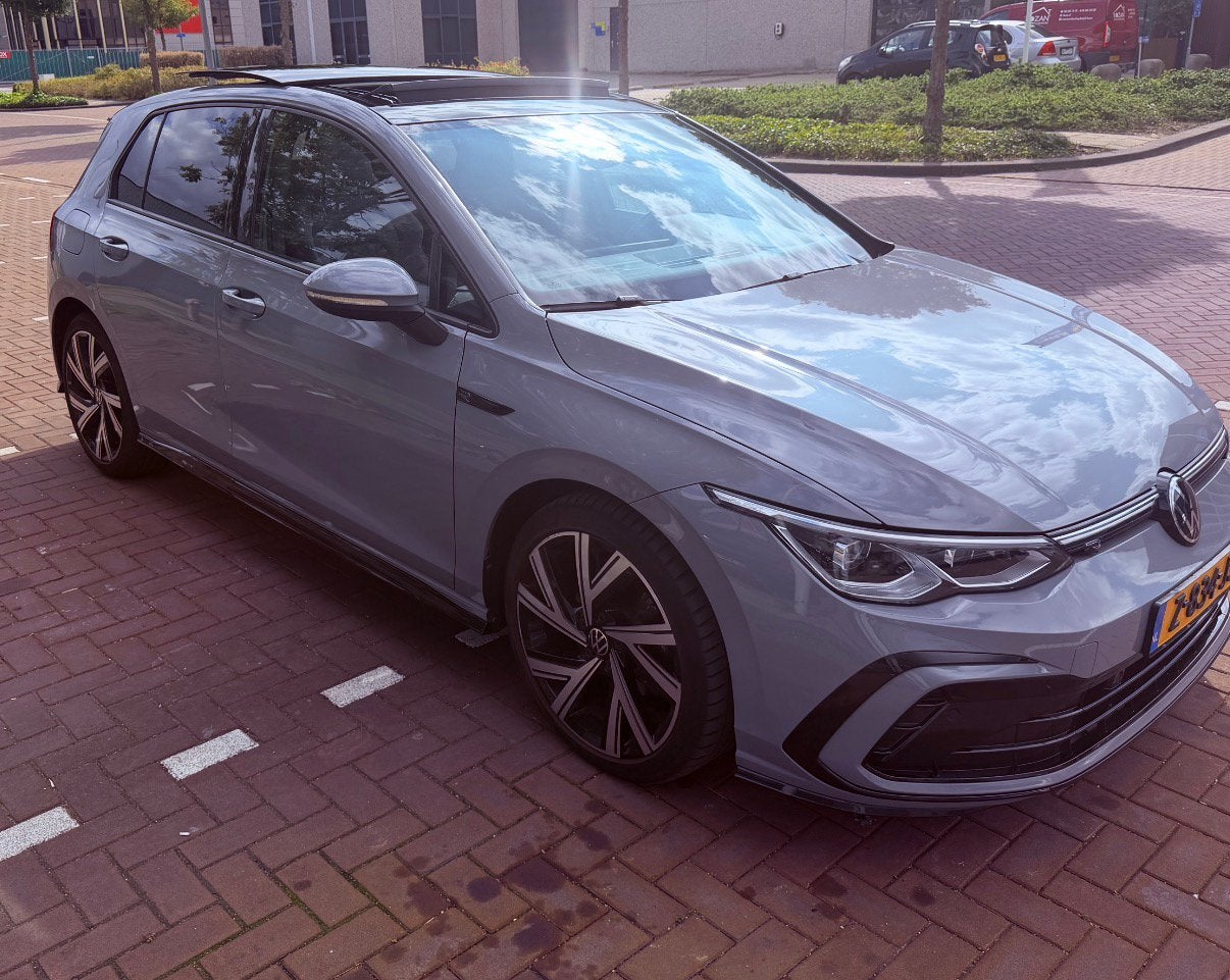 Volkswagen Golf 1.5 Etsi Pano 3x R line 2023 Nardo Grey, 1498 cc, 680 kg, 4 cilinders, 149 pk