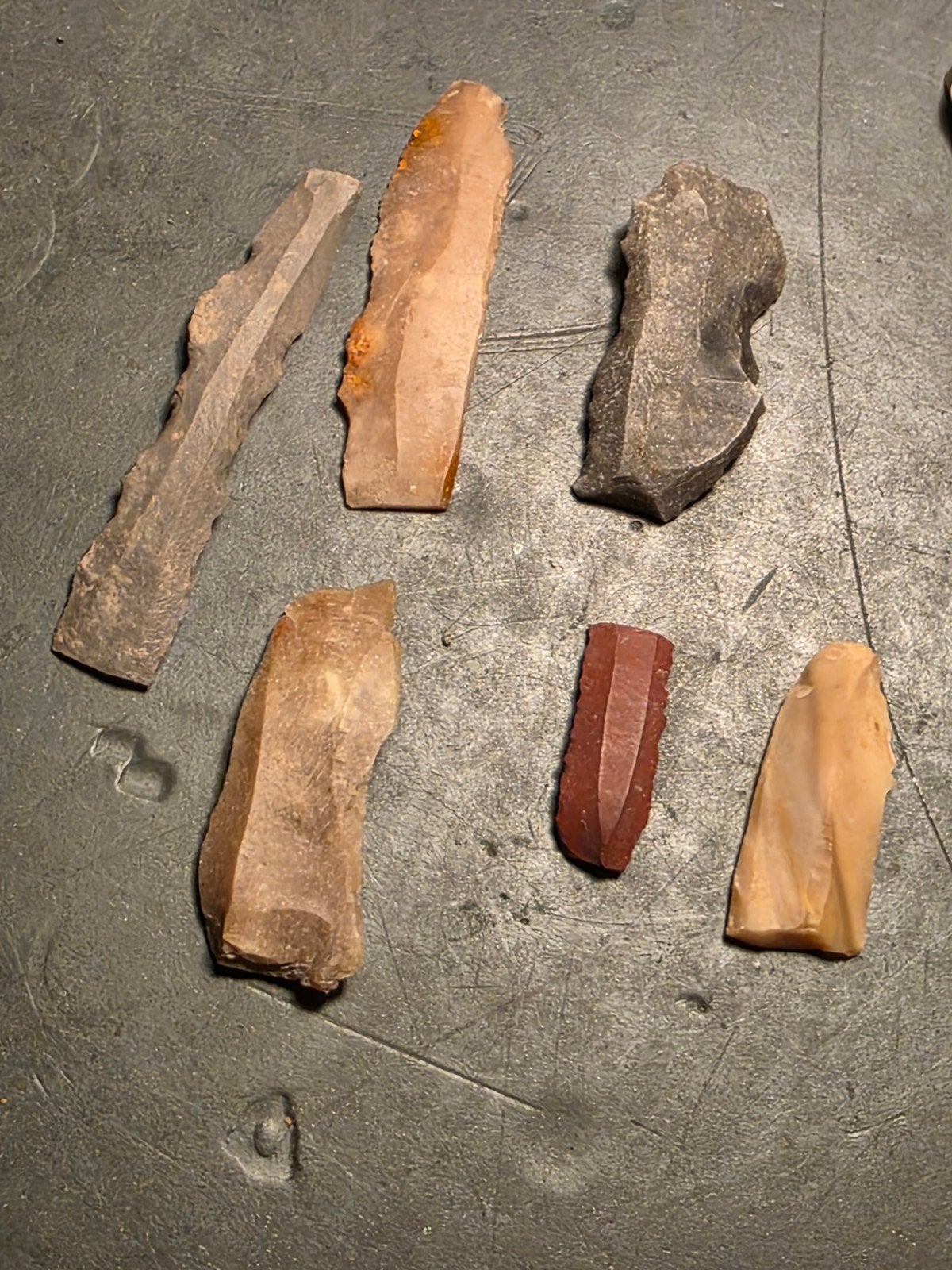 Oude verzameling vuurstenen klingen en stekers, Verzamelen, Ophalen of Verzenden, Gebruikt