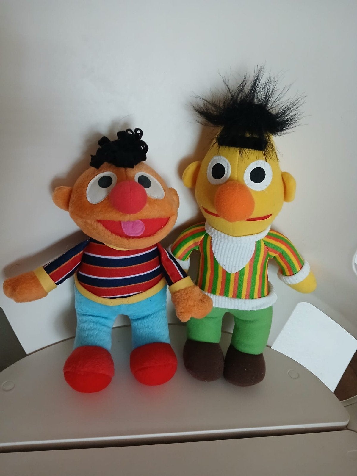 Sesamstraat Ernie en Bert knuffels 27 cm., Ophalen of Verzenden, Gebruikt, Overige typen, Middelgroot (20 tot 80 cm)