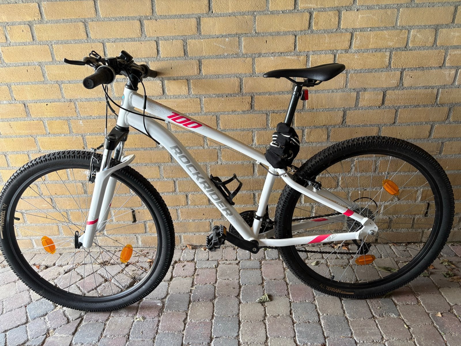 Rockrider ST 100 Mountainbike - Wit/Roze, Hardtail, Velgrem, 49 tot 53 cm, Zo goed als nieuw