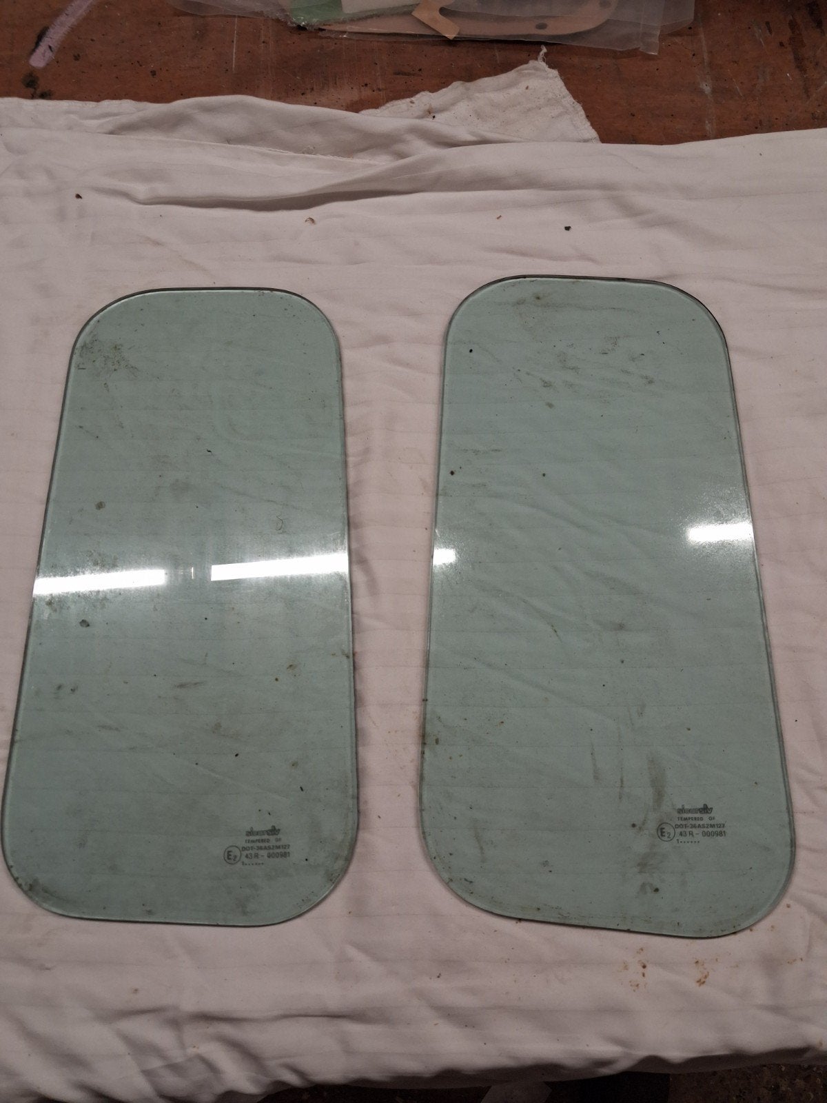 2 zijruiten Land Rover Defender 110 – getint glast, Ophalen, Land Rover